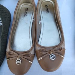 Michael Kors Plus Other Shoes Used Asking $25