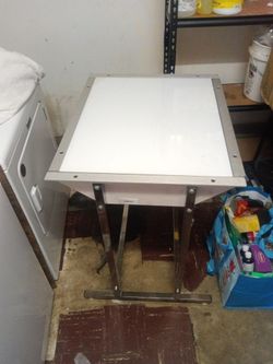 Art table