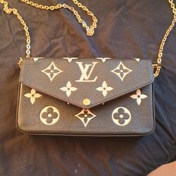 Louie Vuitton Clutch Wallet With Card And Change Inserts
