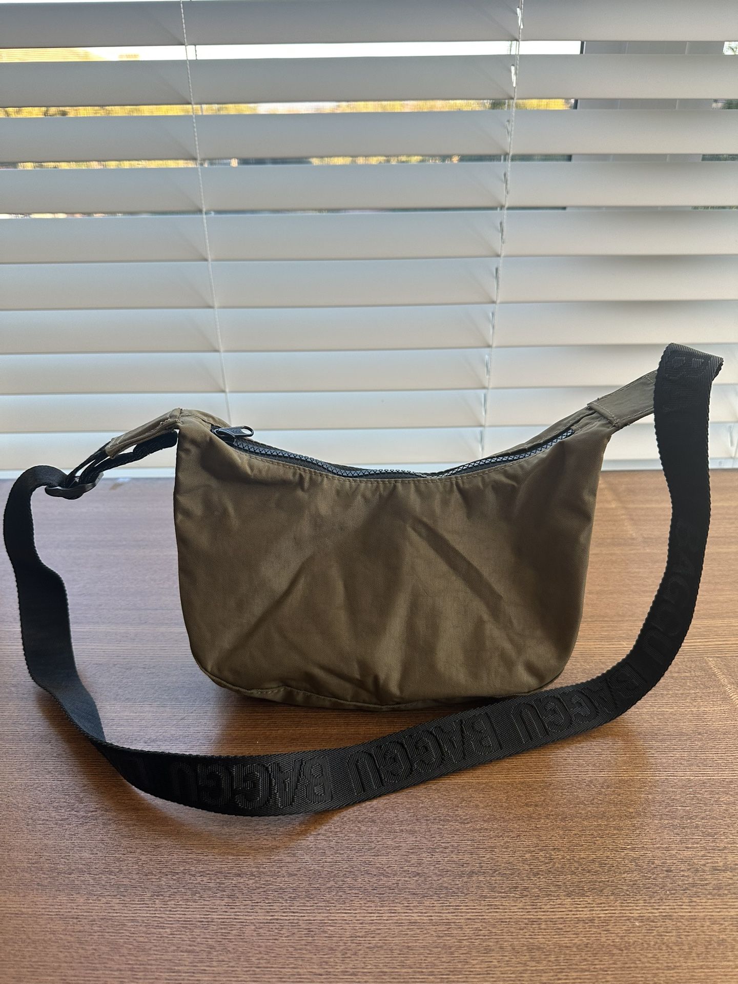 Baggu Crescent Bag
