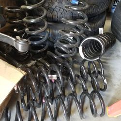 Stock Ford F250 Super Duty Stock Suspension & Tires