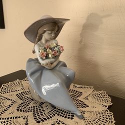 LLADRO Fragrant Bouquet Girl Figurine
