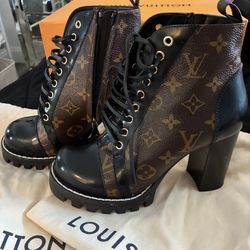 Authentic LOUIS VUITTON Star Trail Ankle Boots EU 37.5 🖤