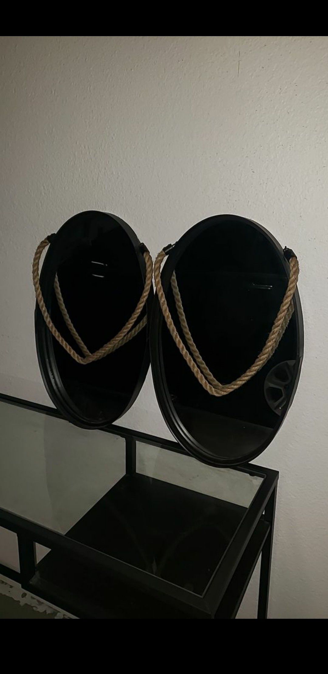 Oval mirror with jute rope