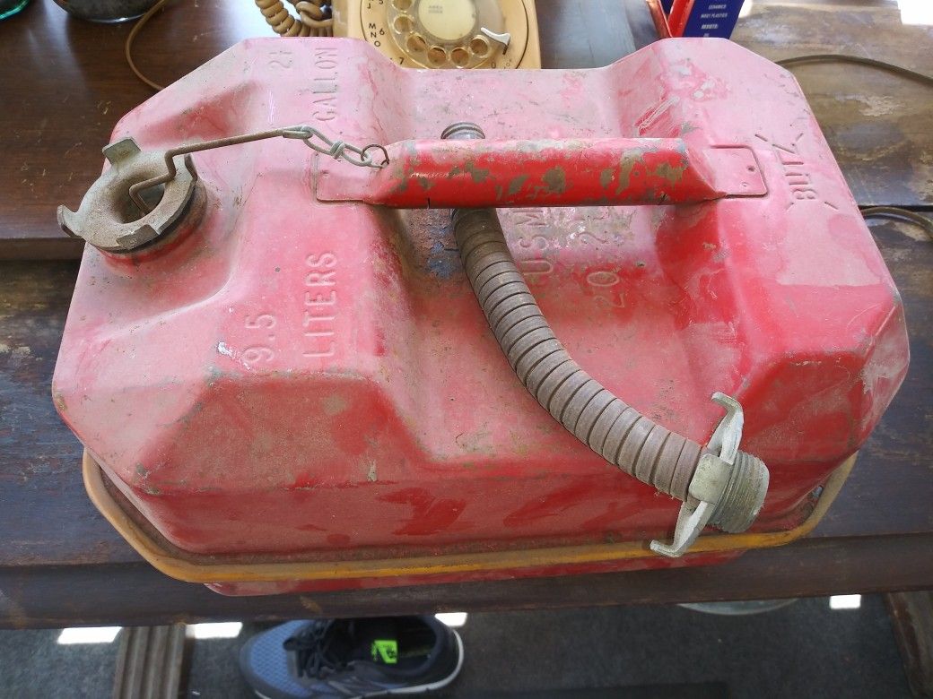 Old U.S.M.C. BUTZ gas can