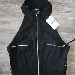 NWT Forever 21 Black High Nick Zip w/tie sides sz M, never worn in perfect condition 