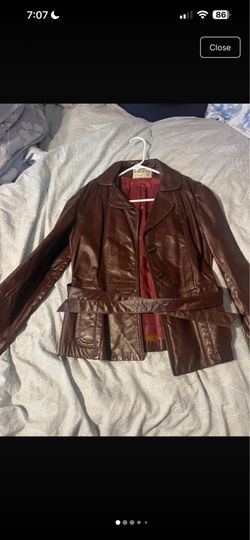 100% Leather Jacket Women’s Size Small