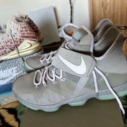 Nike LeBron Back To The Future 