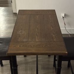 Kitchen Table And 2 Bar Stools 