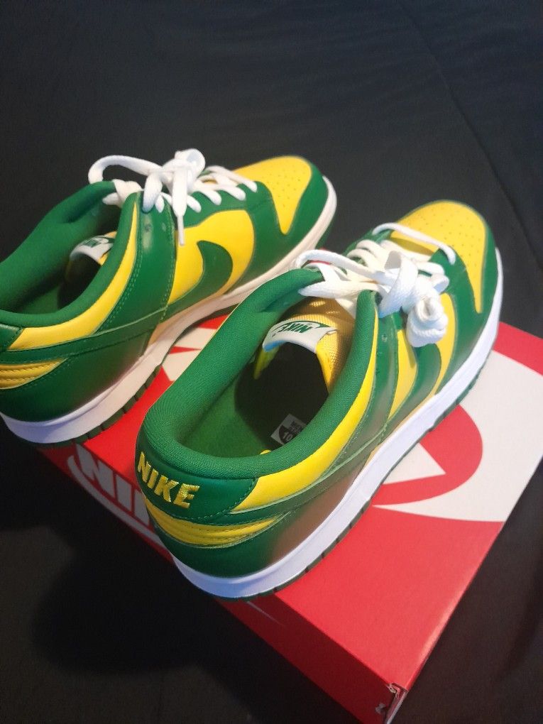 Nike Dunk Low SP Brazil Size 10.5 DS