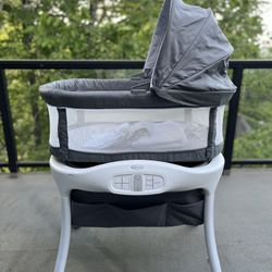 Like NEW Graco Sense2Snooze Bassinet with Cry Detection Technology - Comes with Bonus Pads & Sheets