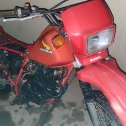 HONDA STREET LEGAL DIRT BIKE 1984 250XL