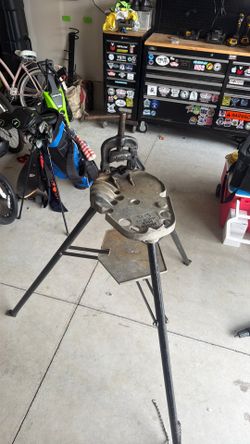 Pipe vice