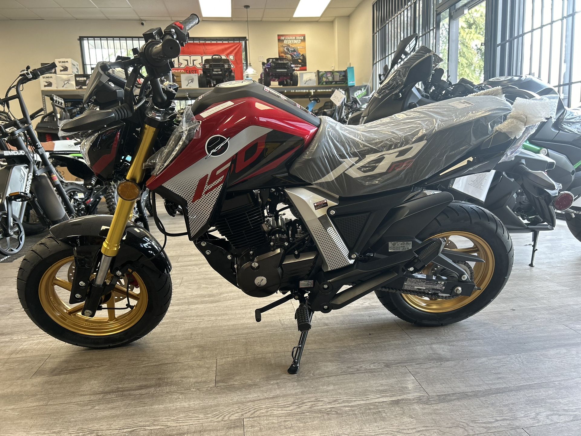 Lifan X-PRO 150CC Gas Motorcycle (RED & BLACK)