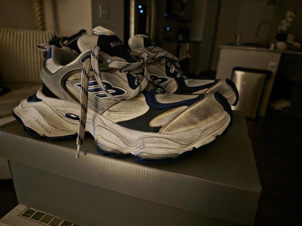 Balenciaga Cargo Oversized Sneaker Size 45(12)