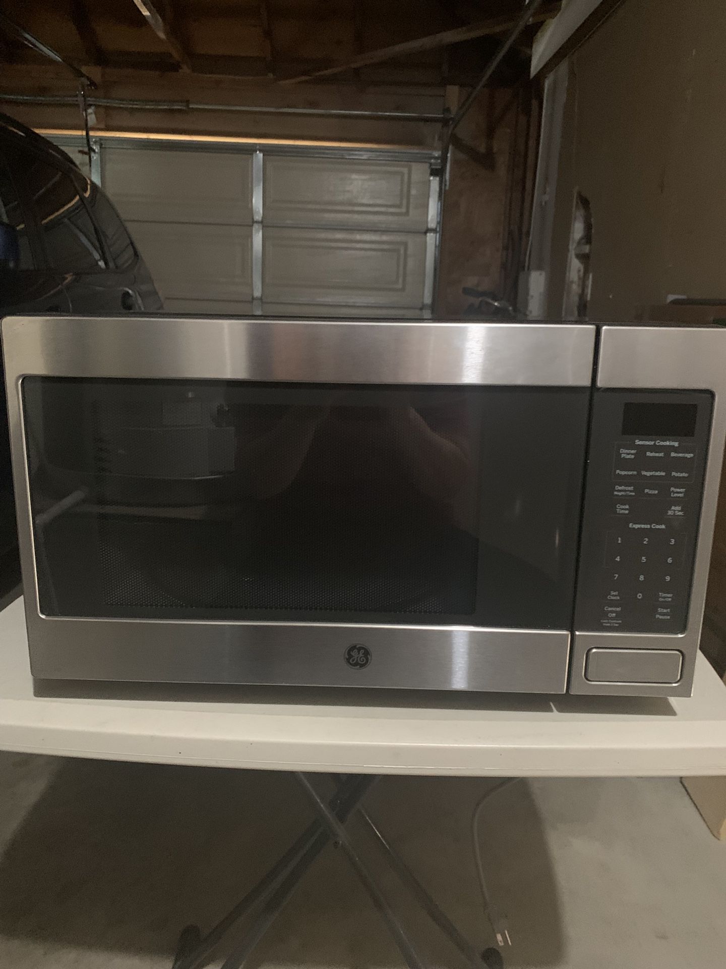 GE Countertop Microwave 1100 Watts
