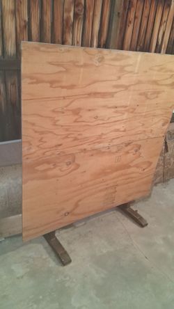 Folding table