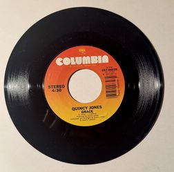 45RPM USA for Africa ~ We Are the World / Quincy Jones ~ Grace 1985 NM Columbia