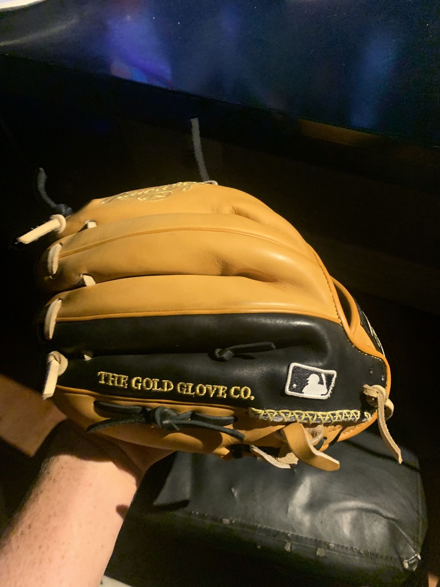 Rawlings Heart Of The Hide RHP R2G Pitchers glove