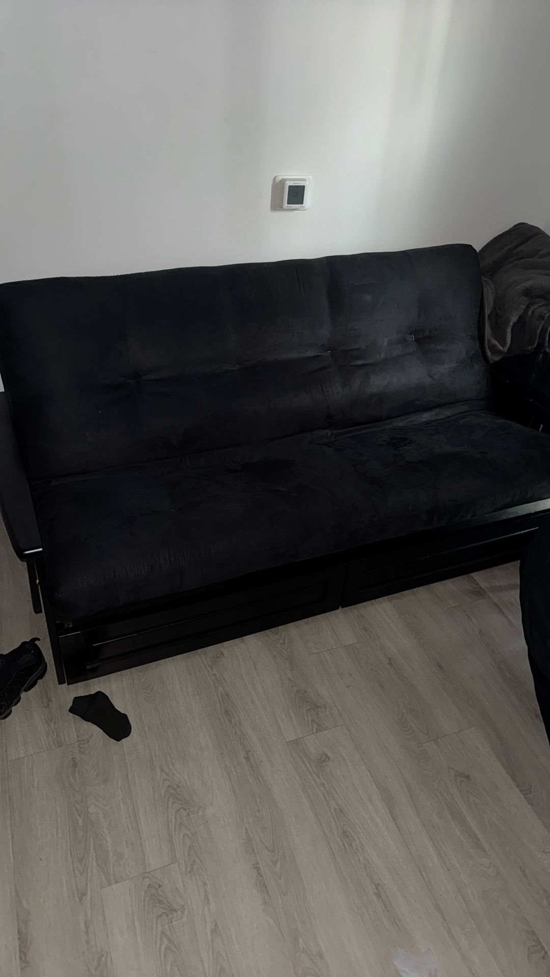 Black Futon