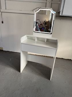White Vanity Desk, Small Vanity with Storage Drawer, Makeup Vanity Desk with Mirror, Modwrn Vanity Table for Small Bedroom Space