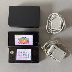 Nintendo 3DS Black w/ hshop 128gb charger  case and more