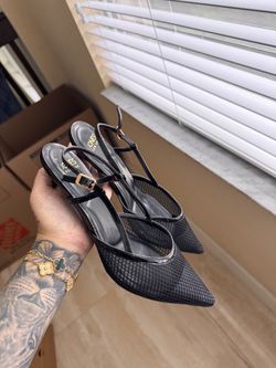 Black kitten heels