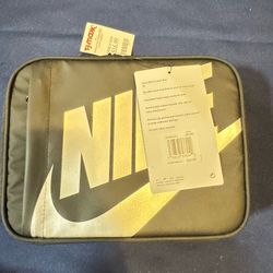 Nike Hard Shell Insulated Lunch Box 5L Zipper Handle Black Silver Logo 2 items
