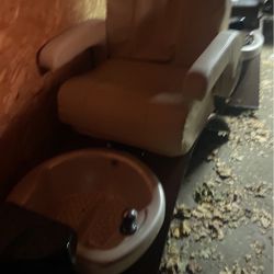 Beautiful nice spa chairs  Back massager foot massager leather seats