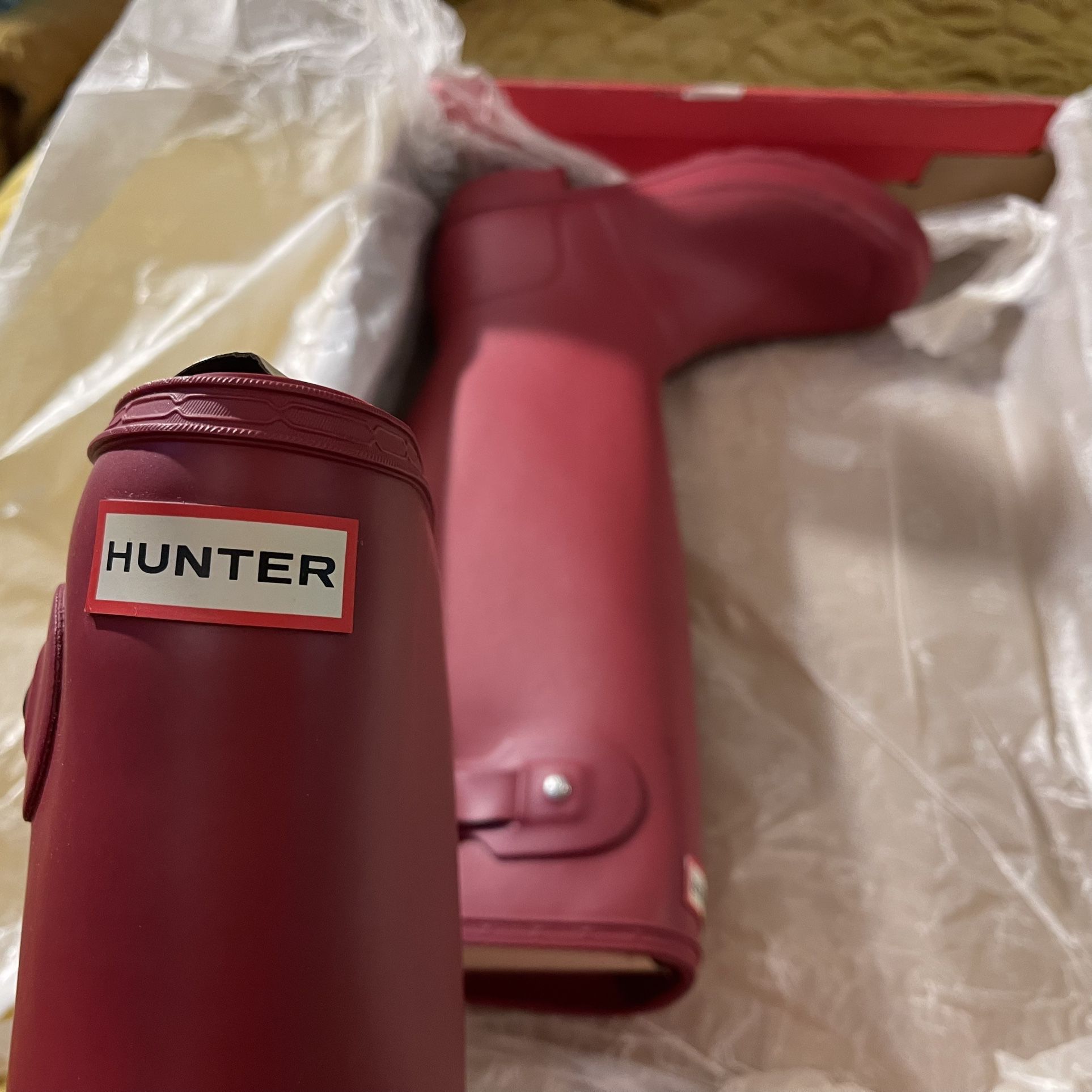 Hunter boots Tall Red, 9 (NIB)