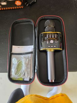 Magic Sing Wireless Karaoke Microphone with Case