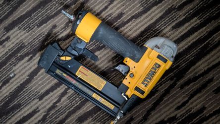 DeWalt DEWALT DWFP12233 18-Gauge Precision Point Brad Nailer