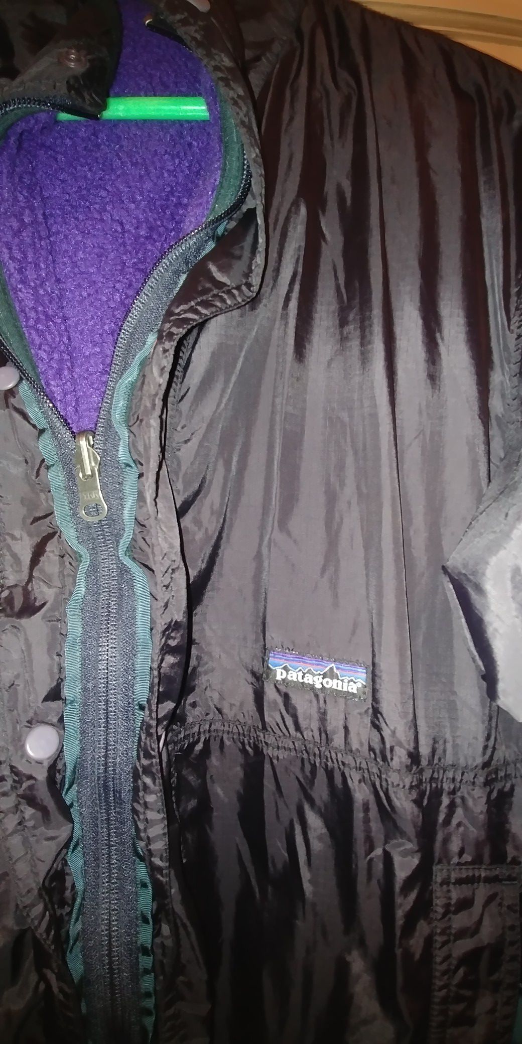 This is a 90s era Patagonia jacket in excellent condition it appears to be a men's large women's extra large