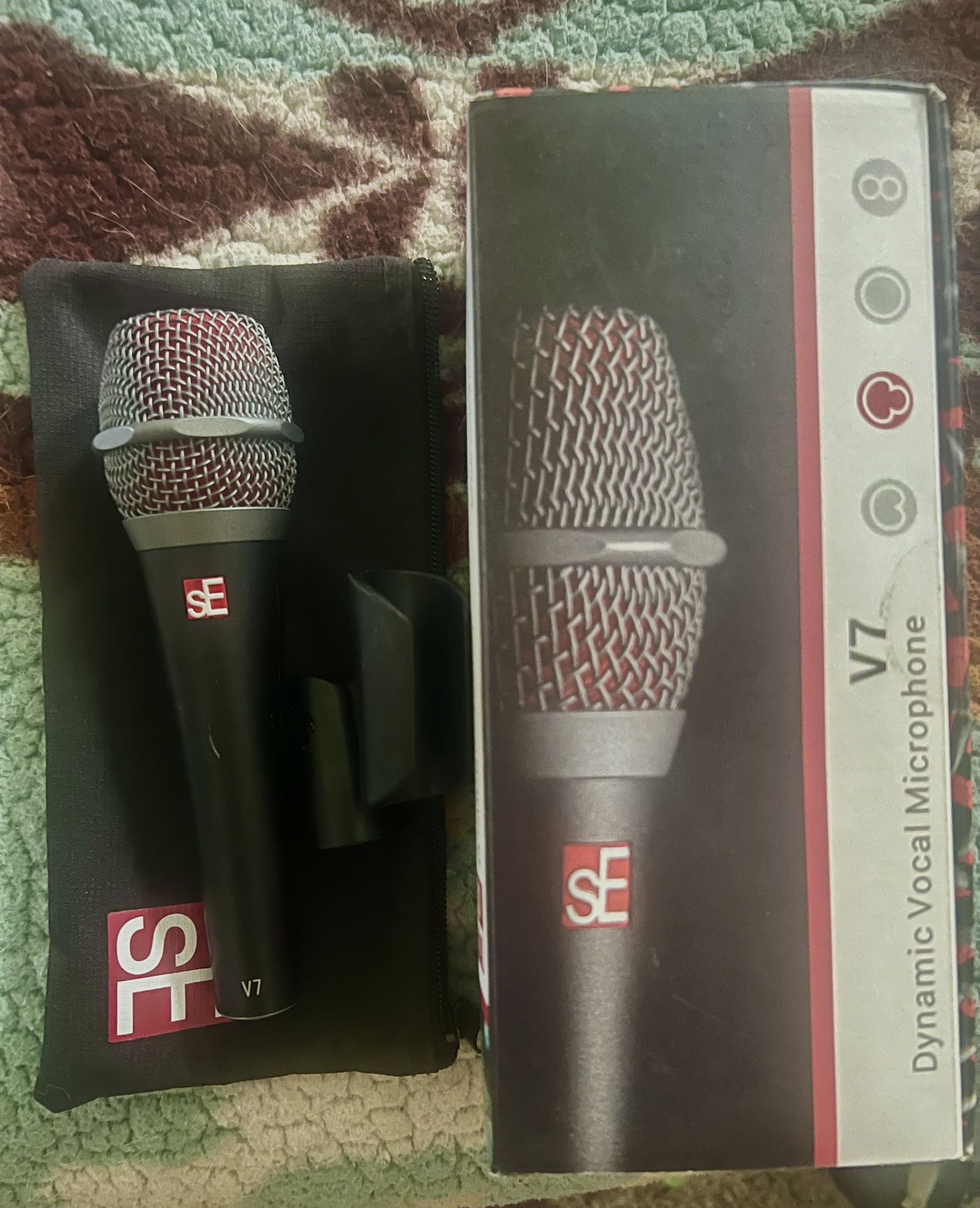 sE Electronics V7 Dynamic Vocal Microphone