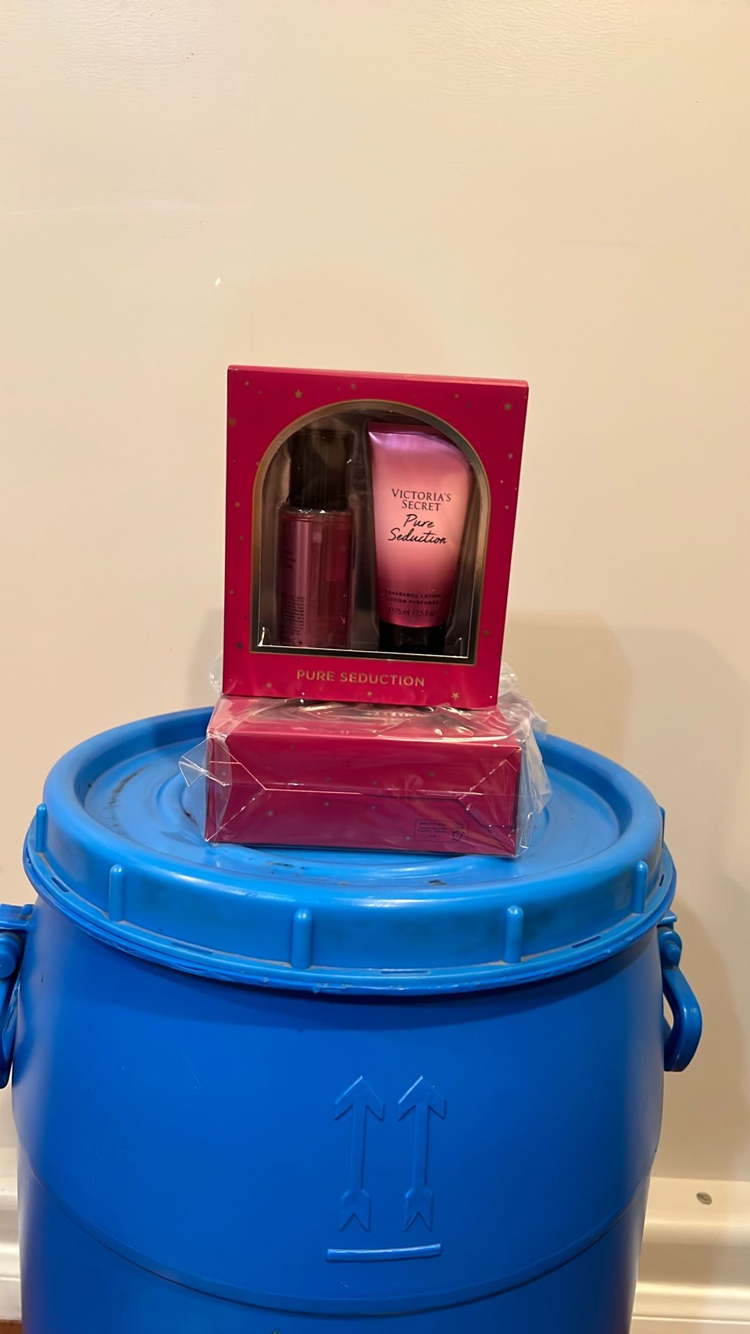 Victoria Secret Gift Set, 2 Availables, Brand New