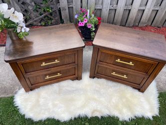 Restored THOMASVILLE set of nightstands