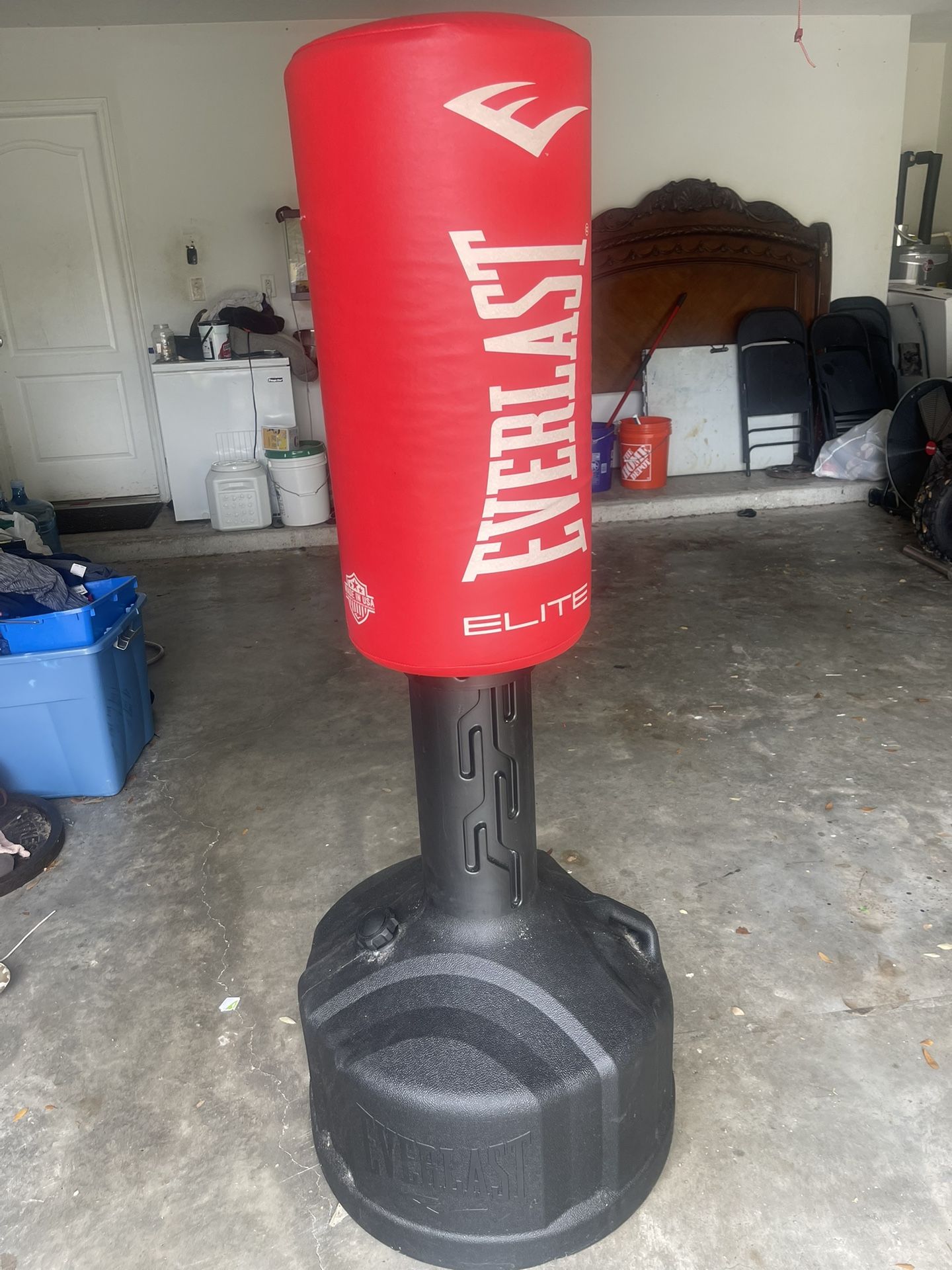 Everlast Standing Punching bag