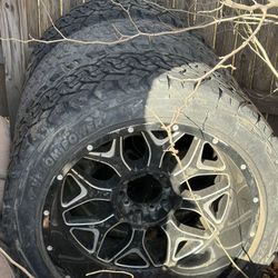 Priced To Go 33x12.5R22 Set Of 3  