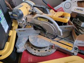 Dewalt saw