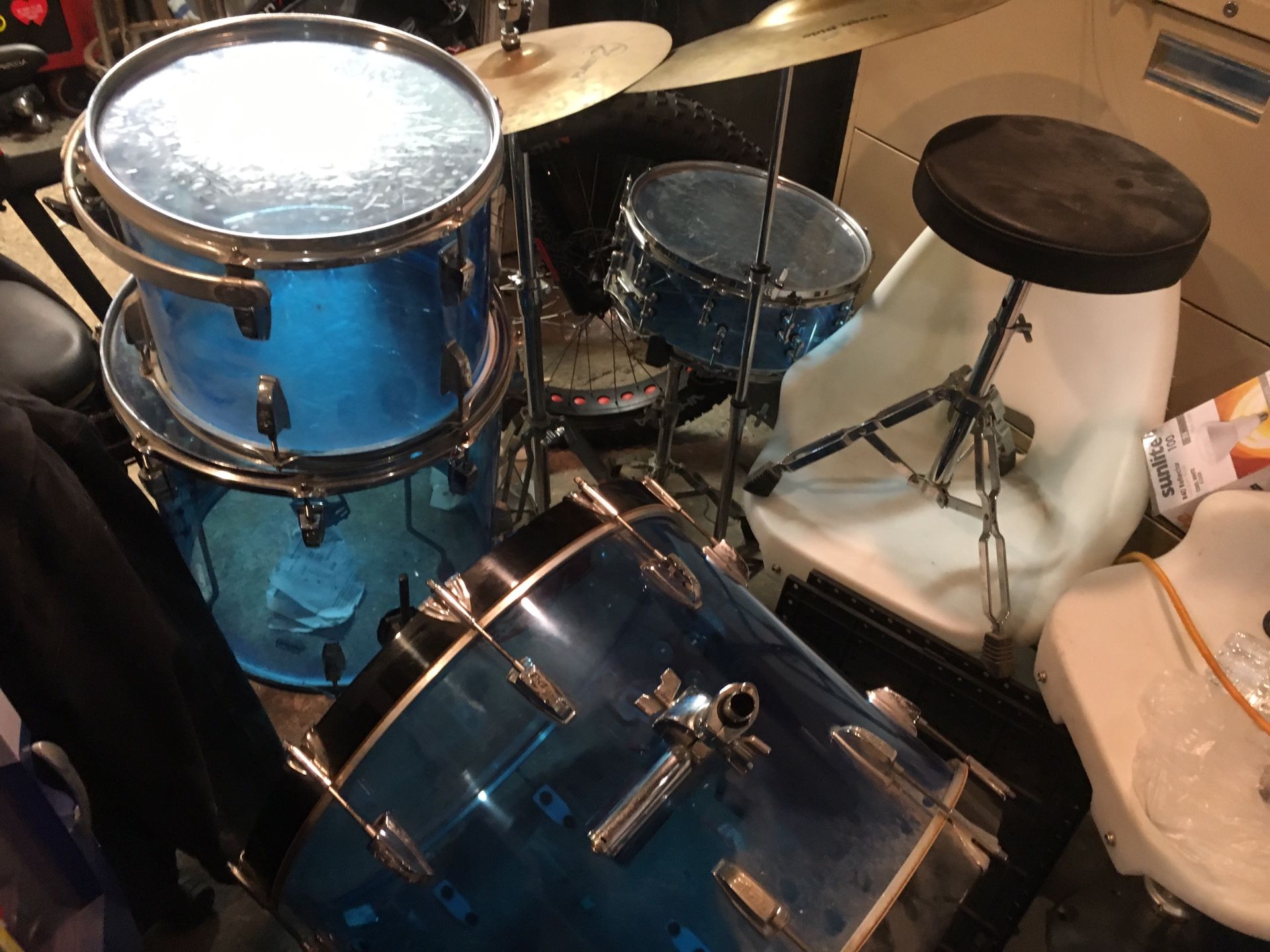 Drum set barely used must see