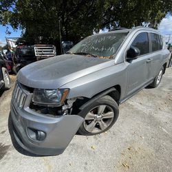 2014 Jeep Compass For Parts