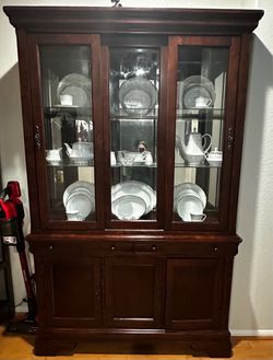 Hutch - Dining Room lights up
