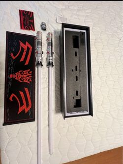 Star Wars Limited Edition Darth Maul Apprentice Dual Lightsaber