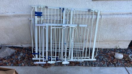 Free baby gates (mixed up)