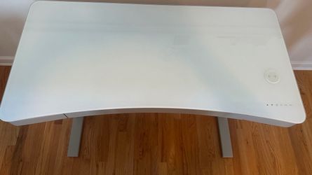 Desk will go down and up and usb holes