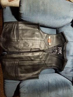 Leather biker vest with Harley patch sz. 42