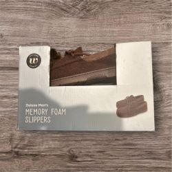 Men’s Memory Foam Slippers, One Size. 