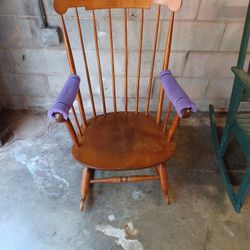 Excellent Condition Spindle Back Rocker