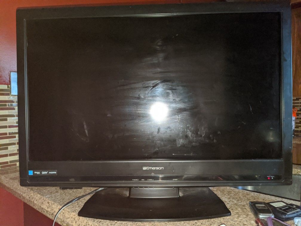 32in Emerson LED tv