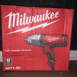 Milwaukee 1/2 Impact Wrench 
